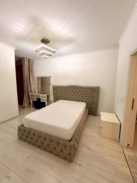 3+1 apartment for sale at the Playground near the Paris Municipality.