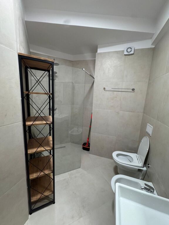 In affitto 1+1+ balcone al Lago Secco per 750 €/mese