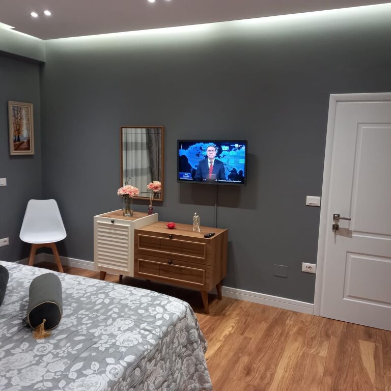 APARTAMENT 1+1 ME QIRA – RRUGA MARGARITA TUTULANI 650 mije leke te vjetra