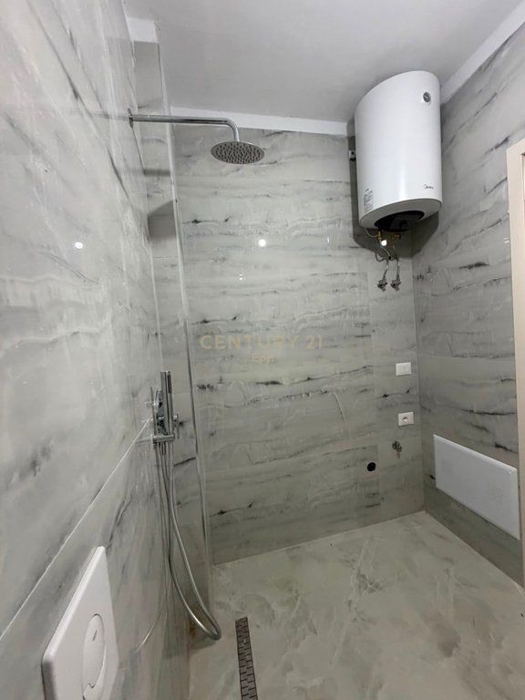 VENDESI APPARTAMENTO 1+1 CON VISTA PISCINA, MALI I ROBIT !