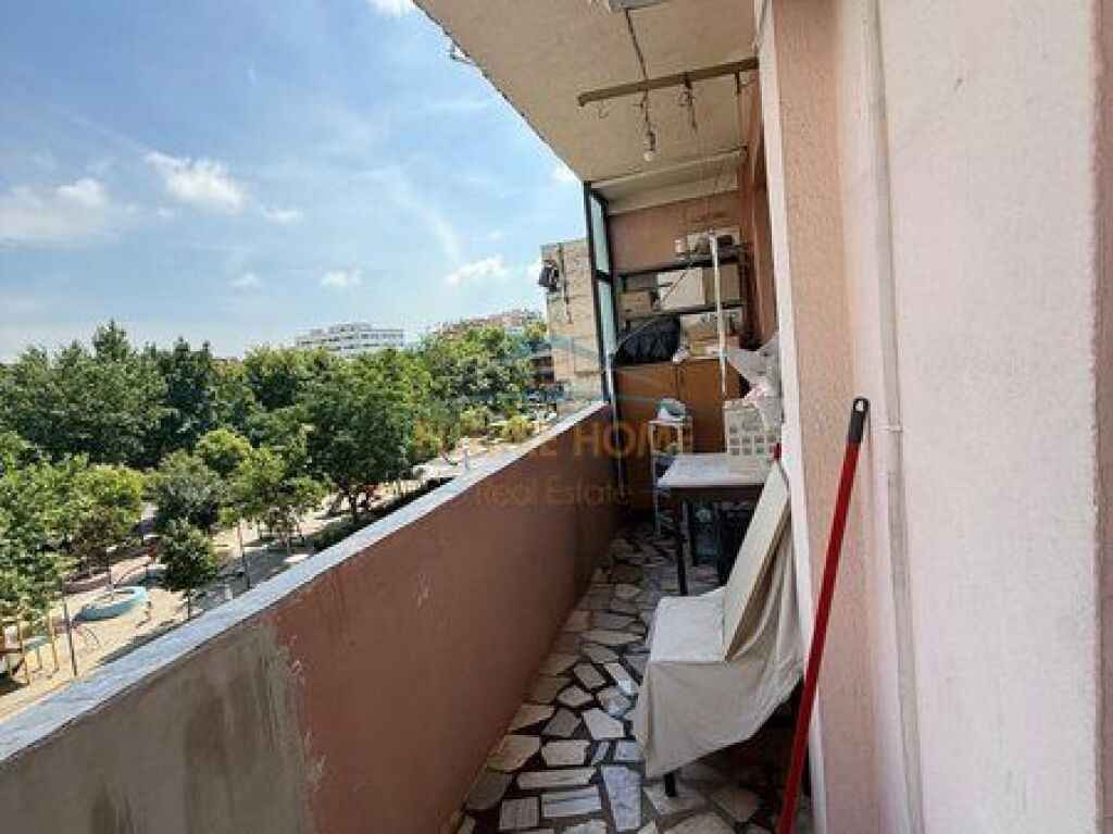 Shitet, Apartament 2+1, Materniteti i Ri, Tiranë