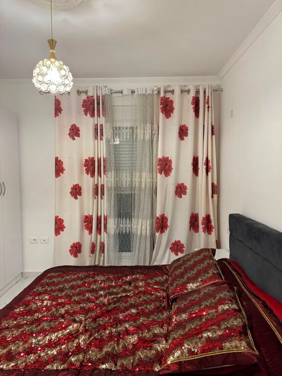 Jepet me qira 1+1 Vila L Astir 450 mije leke