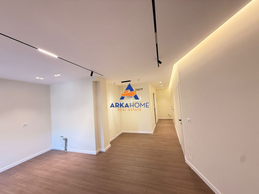 FOR SALE APARTMENT 2+1+BALCONY "NEW MATERNITY, BRRYLI" 19,000,000 LEKE
