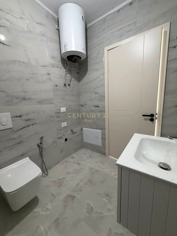 SHITET APARTAMENT 1+1 MALI I ROBIT !