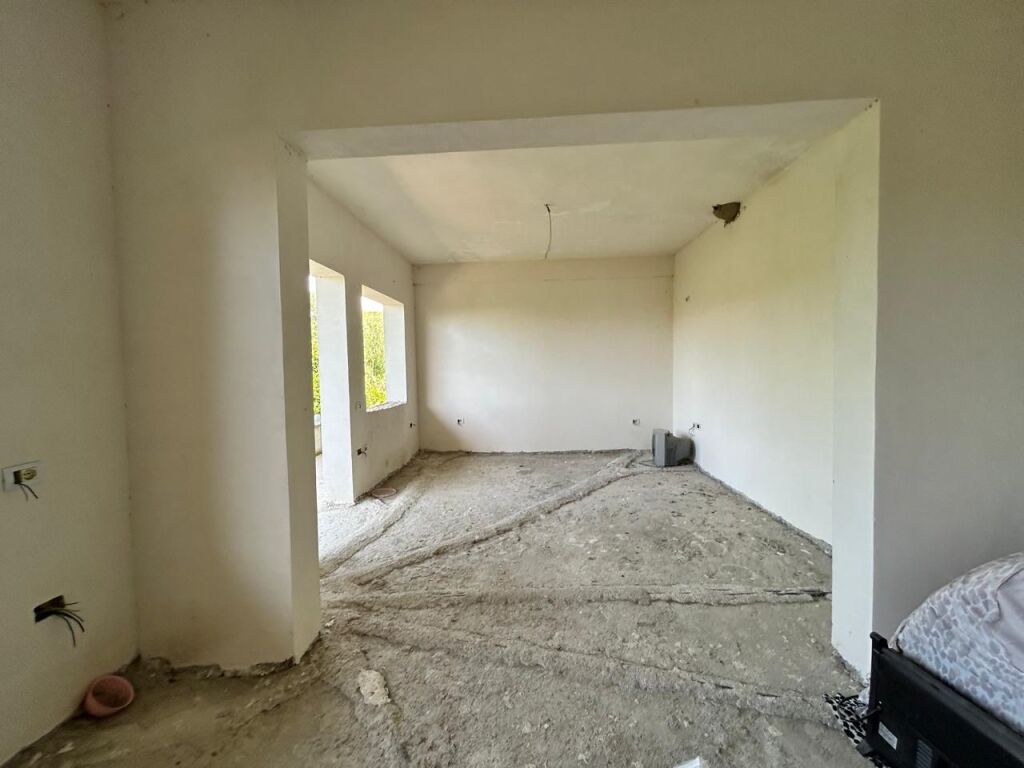 Dy Shtëpi Private për Shitje në Lagjen 4 Heronjtë, Vlorë