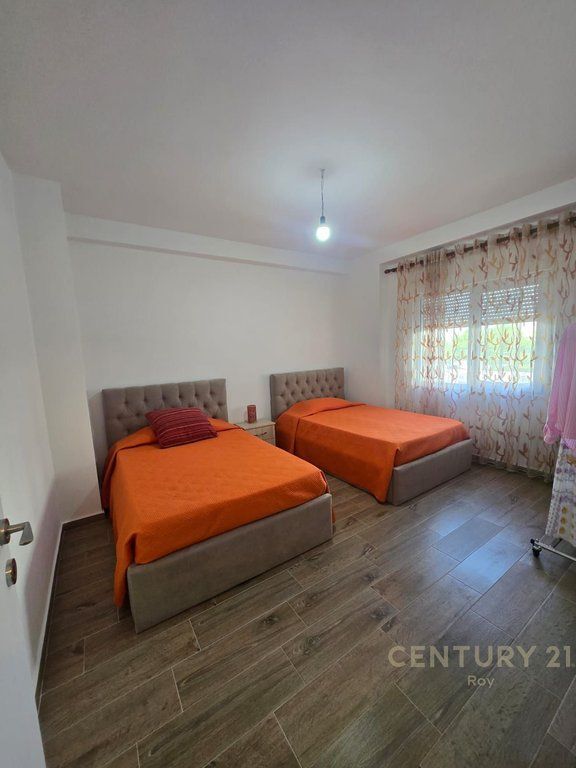 SHITET APARTAMENT 2+1+GARAZHD KET ISH-URT'ja !!!