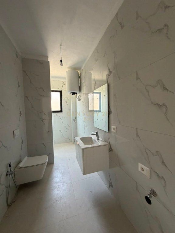13 APPARTAMENTI 1+1 IN AFFITTO IN UNA RESIDENZA CON PISCINA, PER INVESTIMENTO A MALIN E ROBIT !! 3.450 € /Mese