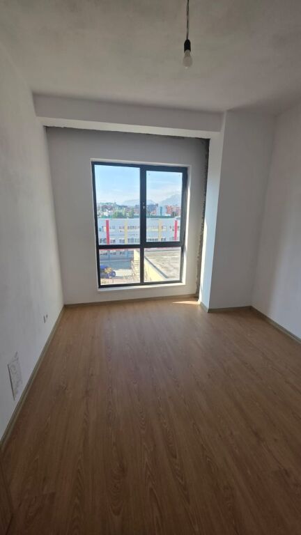 Affitto | Apartament 3 + 1 | Zgara 5 Maj | 500 €/mese