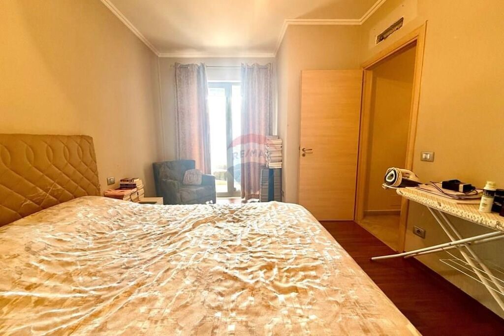 Apartament 2+1+2 për shitje – Shkolla e Bashkuar, Tiranë