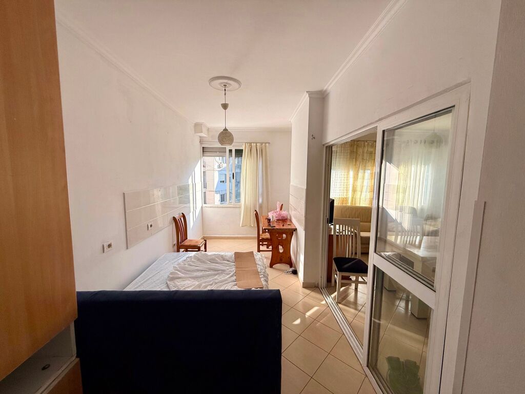 📣 AFFITTO Appartamento 2+1 con Balcone 📍 Via Teleferik, Vicino al Market Aldi ✨  💶 Prezzo 40.000 Leke/Mese