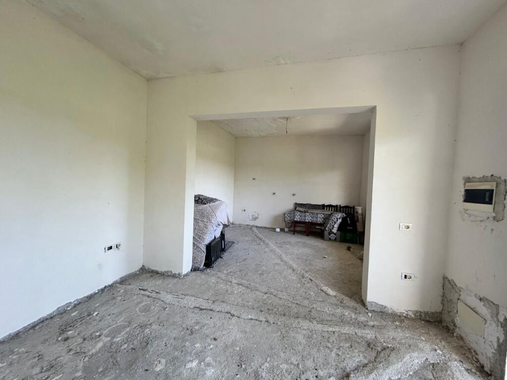 Dy Shtëpi Private për Shitje në Lagjen 4 Heronjtë, Vlorë