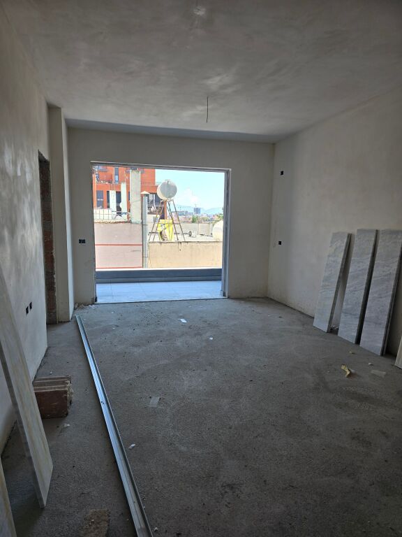 SHITET APARTAMENT  NË PASKUQAN,TIRANË