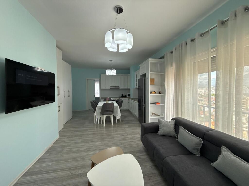For rent modern 2+1 apartment on Rruga e Dibrës, near institutions, new complex