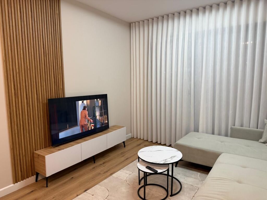 In affitto 1+1+ balcone al Lago Secco per 750 €/mese
