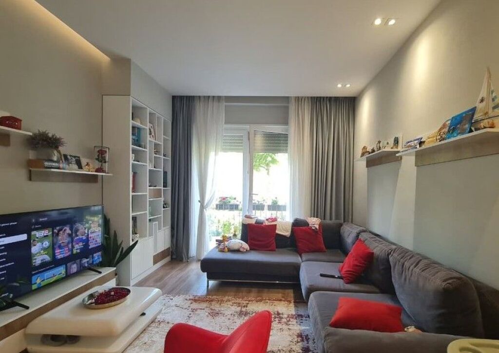 3+1+2 apartment for sale in a private residence, near Tegu.
