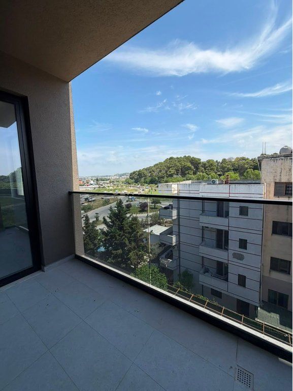 SHITET APARTAMENT 1+1 MALI I ROBIT !
