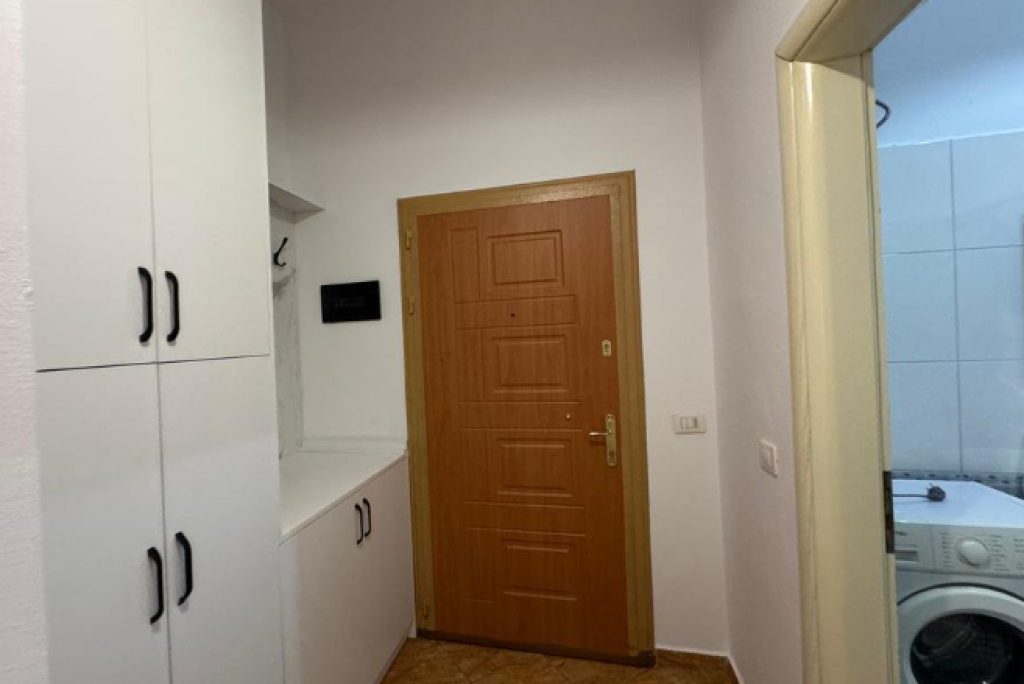 UNAZA E RE, APARTAMENT 1+1 PER QIRA, 450 €