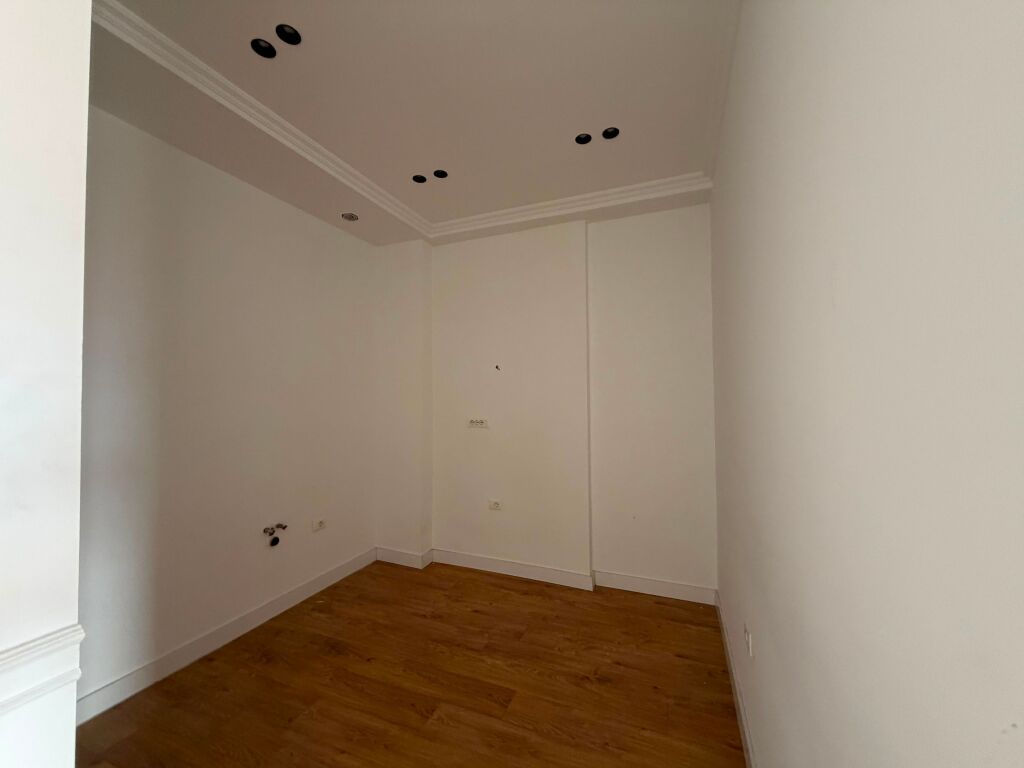 JEPET AMBIENT PER ZYRA+POST PARKIMI TIRANA GARDEN BUILDING