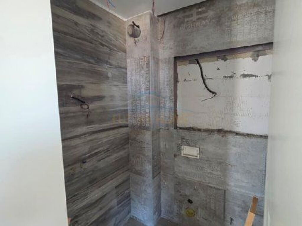 For sale, Apartment 3+1, Former Exhibition, Tirana