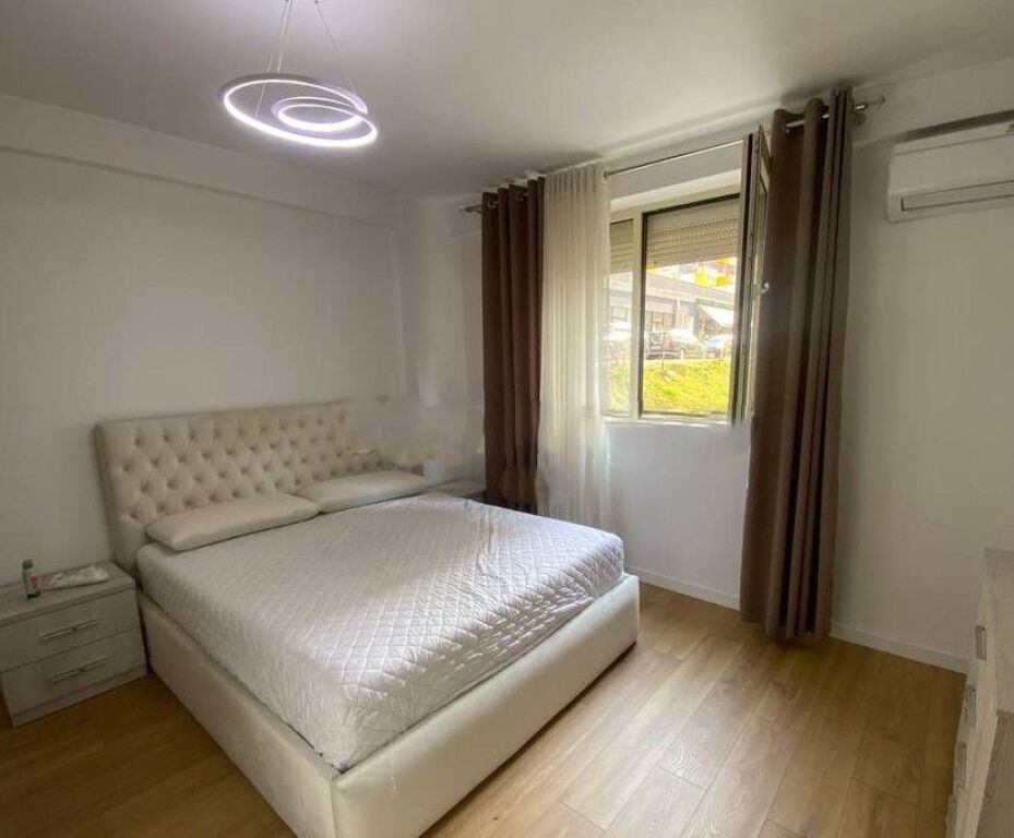 Shitet Apartament 1+ 1 në Shkozë!