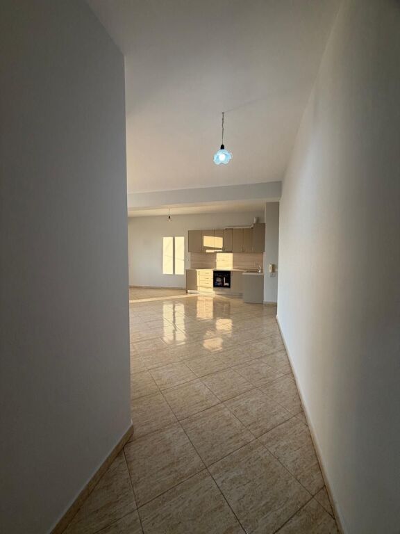 Shitet Apartament 2+1+2 te Rruga e Kavajës(Globi)