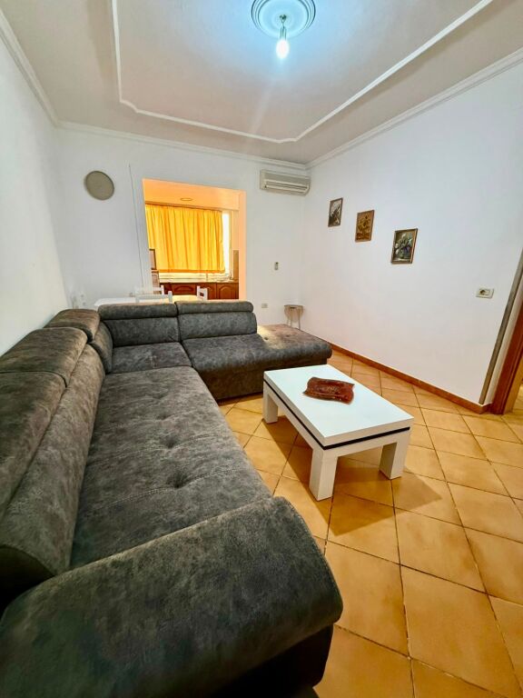 Apartament me qera 2+1 - 📍Rruga Bardhyl, prane kryqezimit te Brrylit