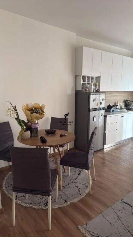 APARTAMENT ME QERA 1+1 STACIONI TRENIT 60.000 LEKE FH-78503