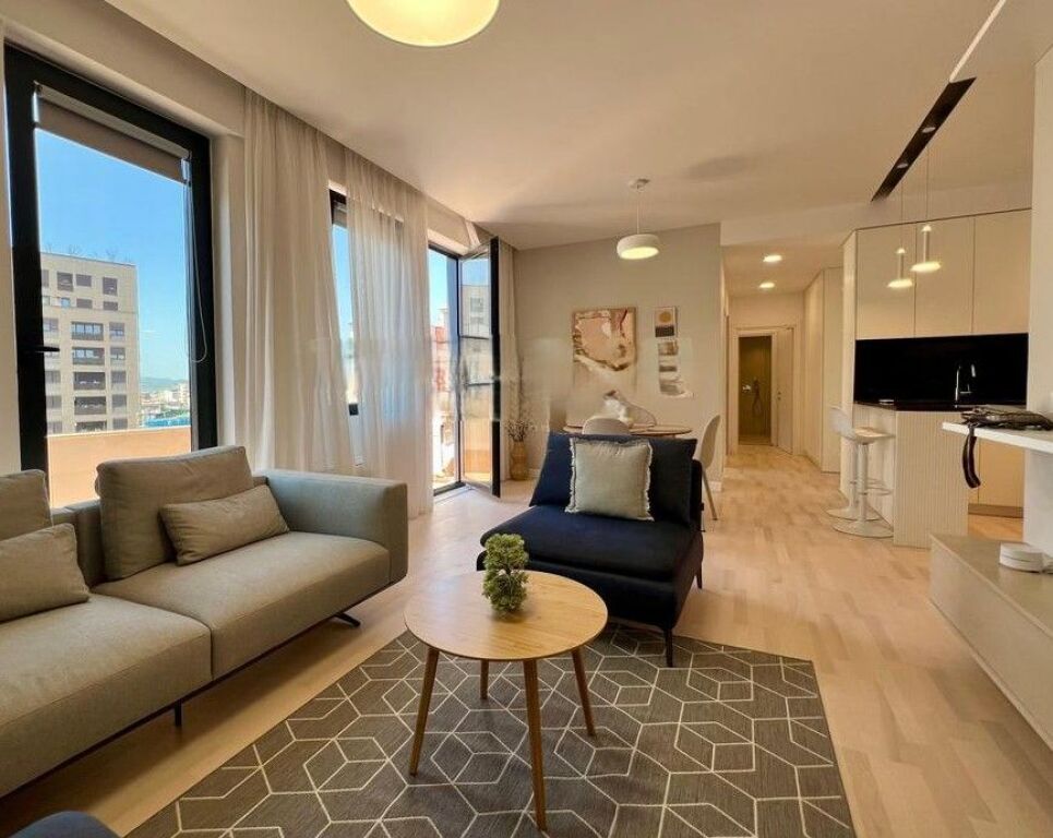 JAPIM ME QIRA APARTAMENT 2+1+2 + POST PARKIMI TEK RR.BARRIKADAVE