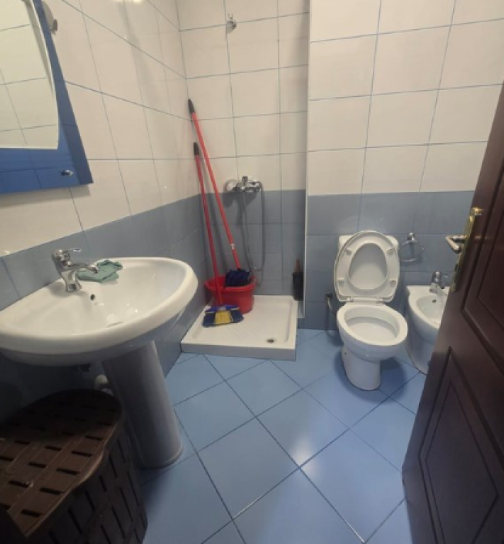 APARTAMENT 2+1 PRANE TELEFERIKUT-FRESK PER QERA