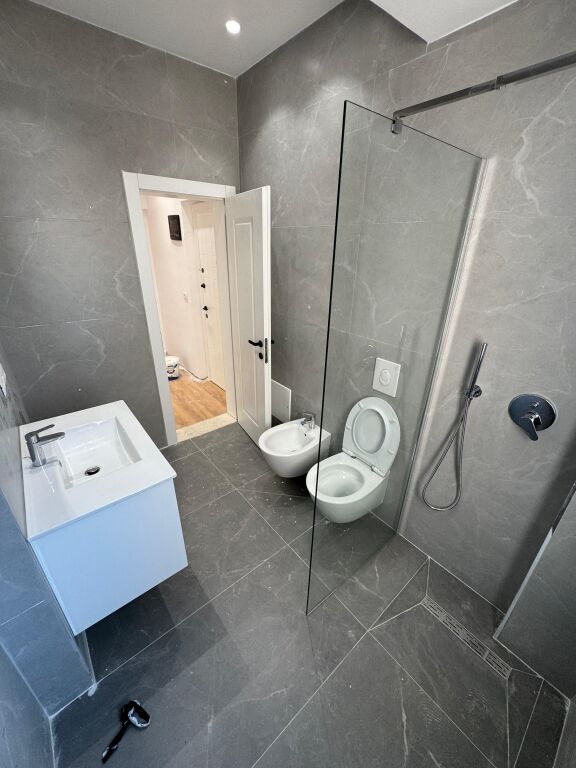 Shitet apartament 1+1 Ne Myslym Shyri