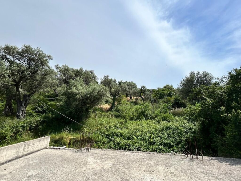 Dy Shtëpi Private për Shitje në Lagjen 4 Heronjtë, Vlorë