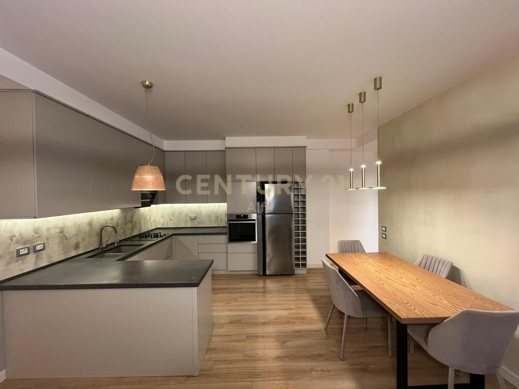 Apartament 2+1+2 per shitje tek Kodra e Diellit