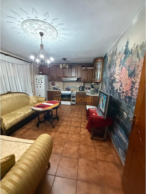 Shitet, Apartament 2+1 ne zonen e Maternitetit te Ri Tirane