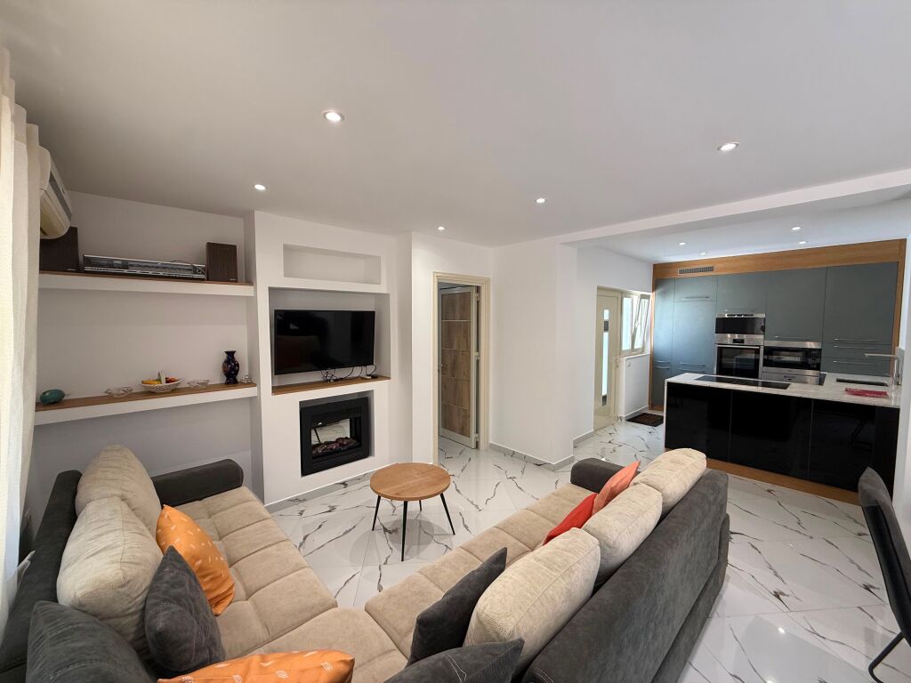 🏡 Jepet me Qera Apartament 2+1 – 📍Rruga Besa, pranë Piceri La Fortuna💶Cmimi 55.000 Lekë/Muaj