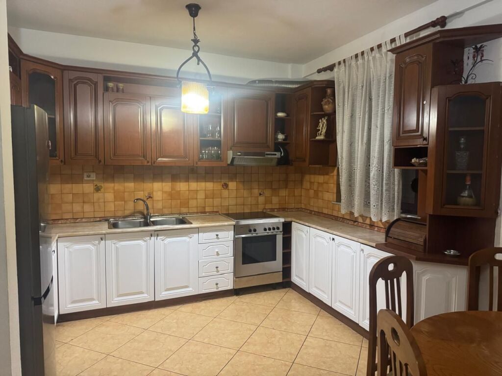 Rent | Apartament 2 + 1 | Komuna e Parisit | 500 €/month