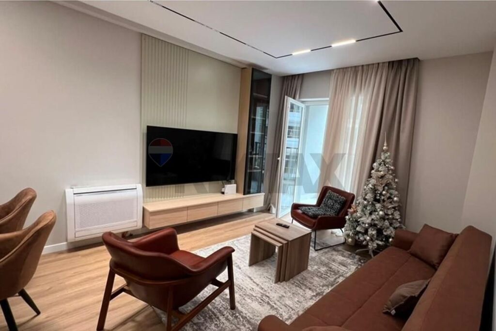 2+1+2 for rent, Univers City