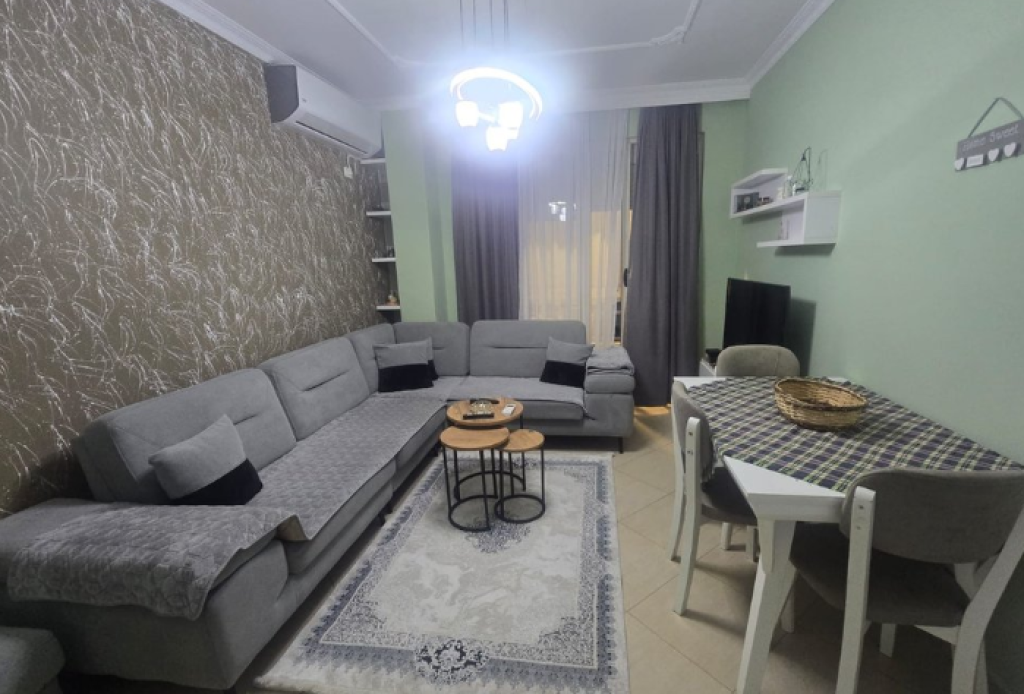 APARTAMENT 2+1 PRANE TELEFERIKUT-FRESK PER QERA