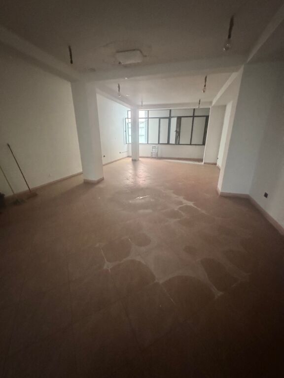 Business premises (office) 80 m2 for sale near the Tirana Court
