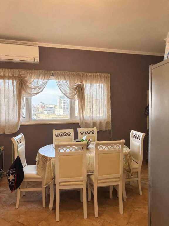 Jepet apartament me qera 1+1
