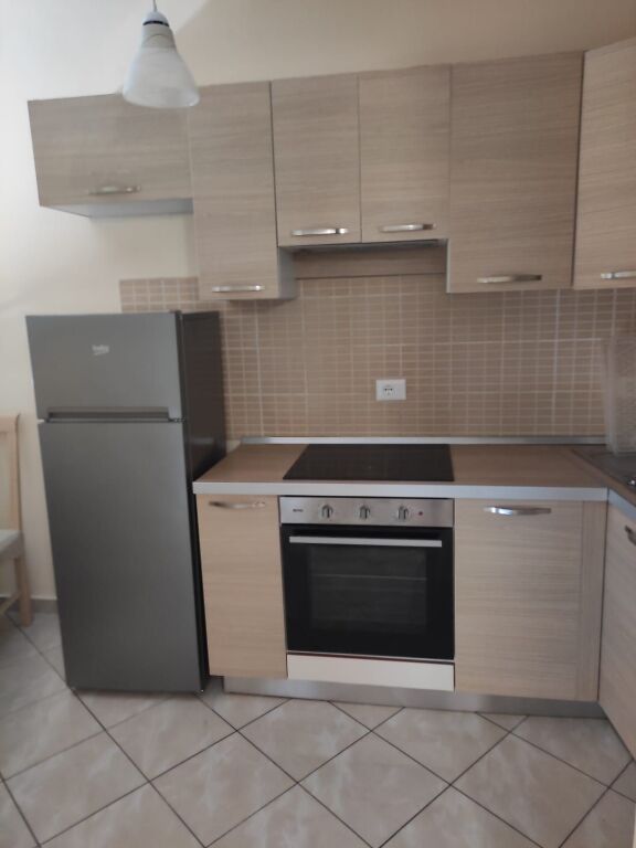 Jepet me qera apartament  1+1 Prane Shkolles  Jeromin De Rada