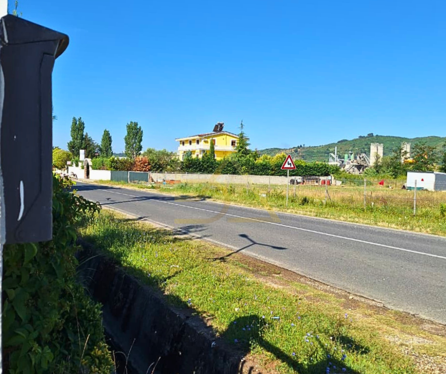 Jepet me Qira Ambient Biznesi – Vorë, Tiranë