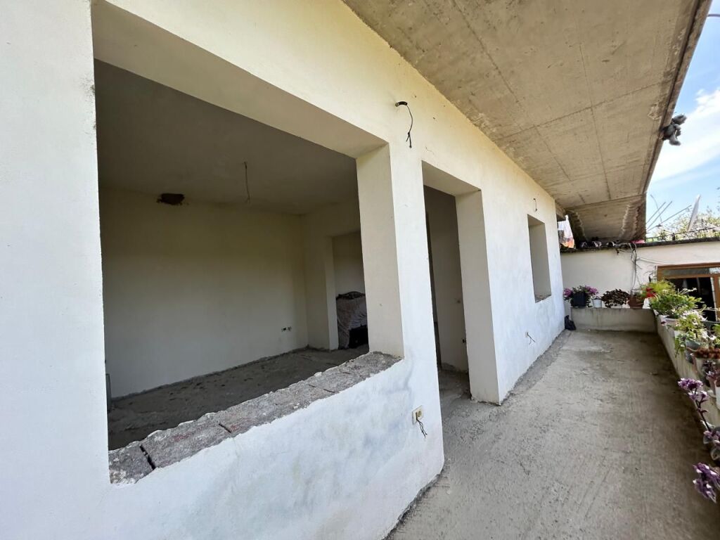 Dy Shtëpi Private për Shitje në Lagjen 4 Heronjtë, Vlorë