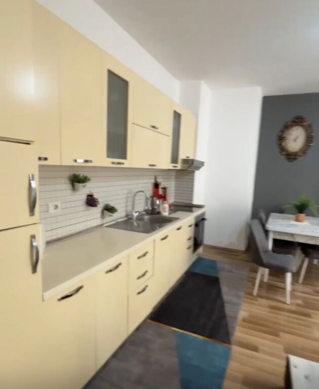 Apartment 1+1 for sale in Kamez!