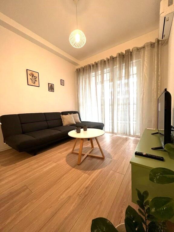 Jepet me Qira Apartament 1+1,tek Kompleksi Kontakt ne Ali Dem!, 650 MIJE LEKE