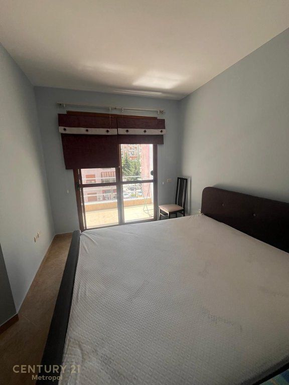 Shitet apartament 2+1 në zonën e Yzberishtit!