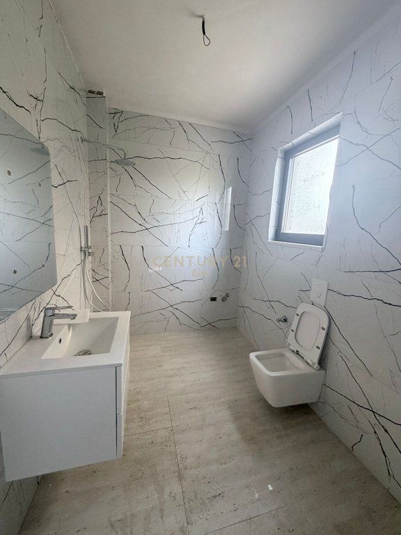 Apartment 1+1 For Sale in Mali i Robit !
