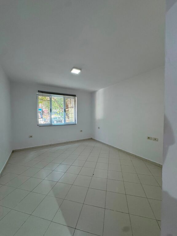 Jepet me qira Apartament 2+1. Mozaiku i TIranes / edhe per Airbnb 40.000 leke