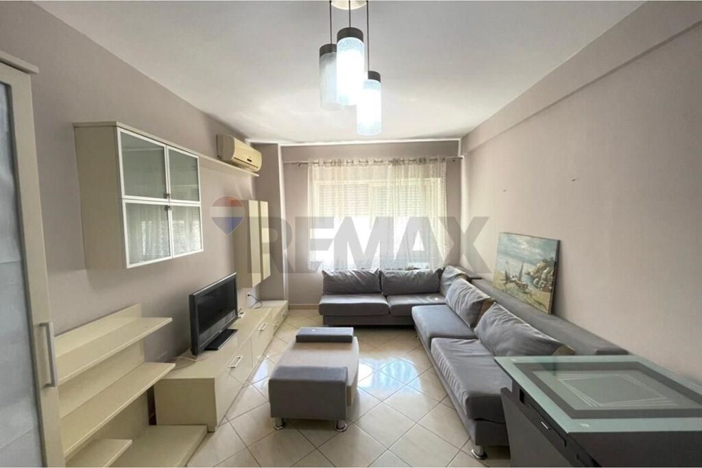 FOR RENT 1+1 NEAR CONTACT