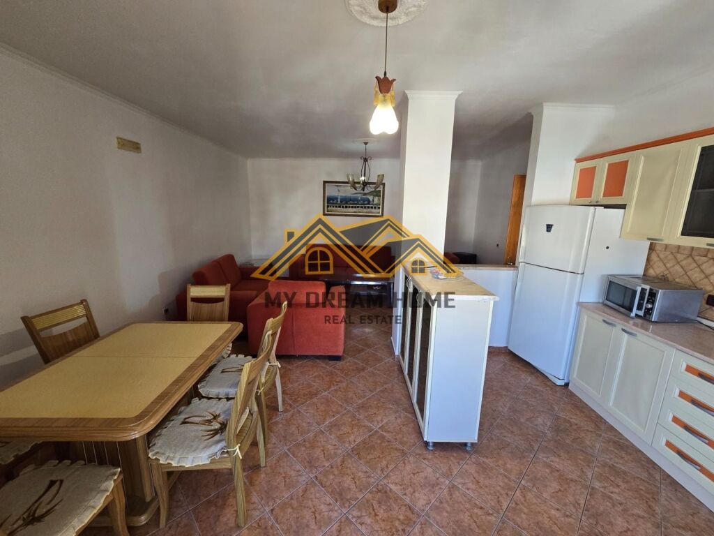 Apartament 2+1 Me Qira në Qender te Durrësit !