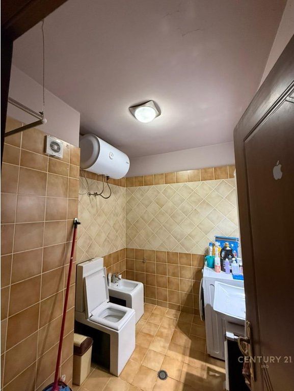 Apartament 2+1 Per Qira Tek Rruga E Kavajes! 600 € /Muaj